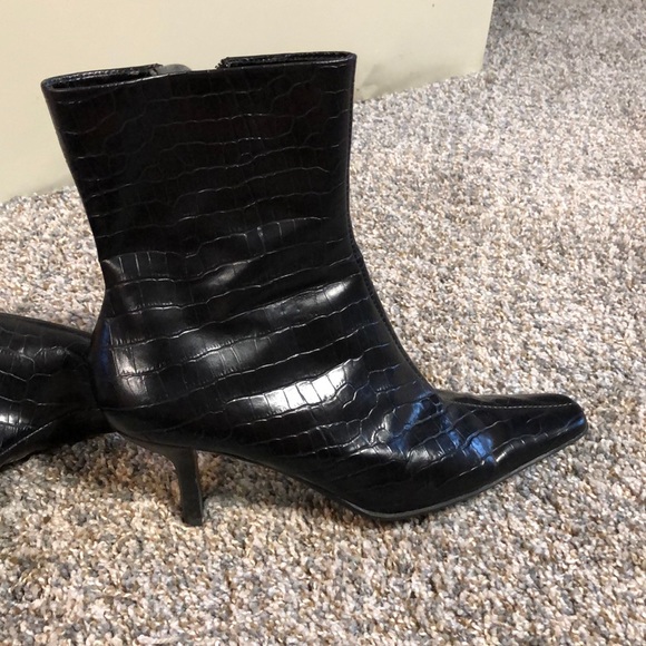 Nine West black leather booties - Picture 6 of 8